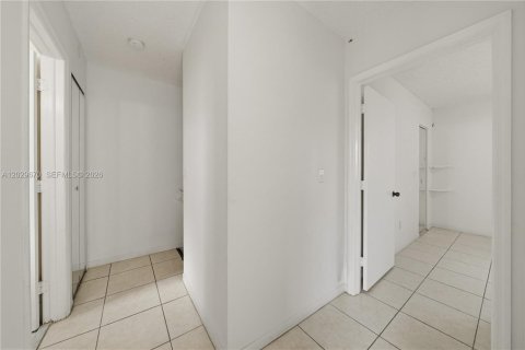 Condominio en venta en Miami, Florida, 2 dormitorios, 92.9 m2 № 2077689 - foto 13