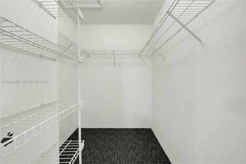 Condominio en venta en Miami, Florida, 2 dormitorios, 92.9 m2 № 2077689 - foto 17