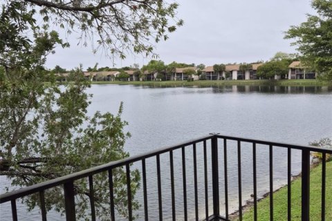 Townhouse in Sunrise, Florida 2 bedrooms, 90.12 sq.m. № 2012701