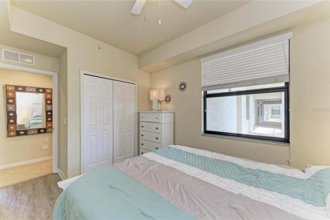 Condo in Bradenton, Florida, 2 bedrooms  № 2395922 - photo 26