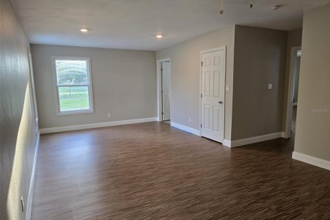 House in Leesburg, Florida 4 bedrooms, 242.01 sq.m. № 2105524 - photo 23