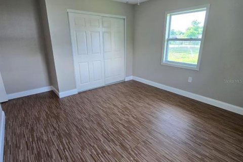 House in Leesburg, Florida 4 bedrooms, 242.01 sq.m. № 2105524 - photo 10