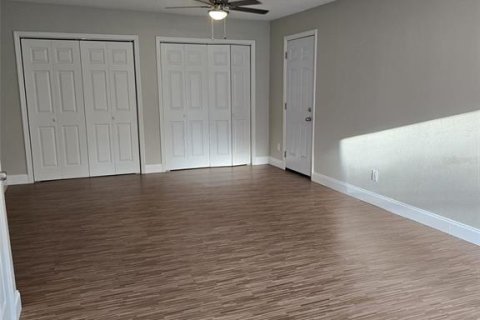 House in Leesburg, Florida 4 bedrooms, 242.01 sq.m. № 2105524 - photo 25