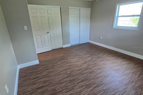 House in Leesburg, Florida 4 bedrooms, 242.01 sq.m. № 2105524 - photo 12