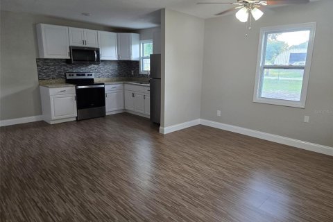 House in Leesburg, Florida 4 bedrooms, 242.01 sq.m. № 2105524 - photo 19