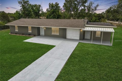 Casa en Leesburg, Florida 4 dormitorios, 242.01 m2 № 2105524