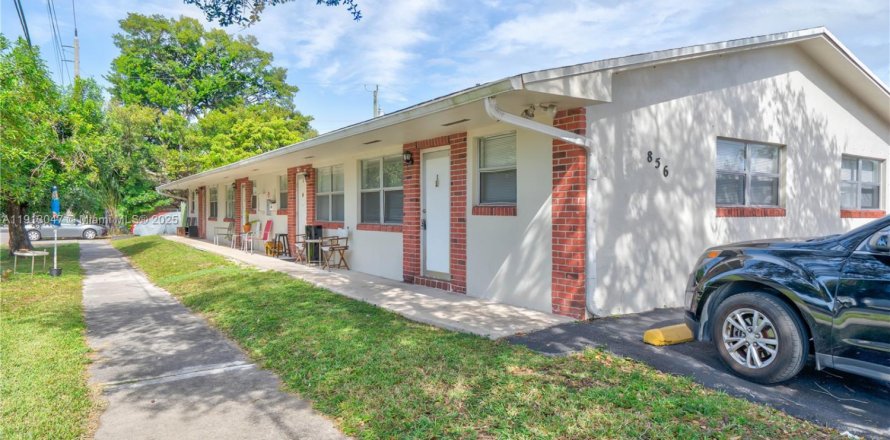 Villa ou maison à Hallandale Beach, Floride 1 chambre, 250.28 m2 № 1969287