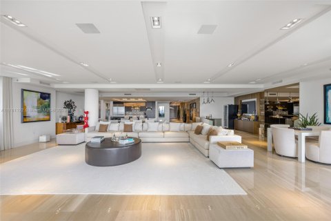 Condo in Miami Beach, Florida, 4 bedrooms  № 1863663 - photo 8