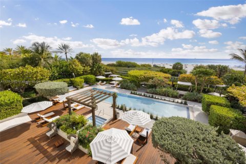 Condo in Miami Beach, Florida, 4 bedrooms  № 1863663 - photo 1