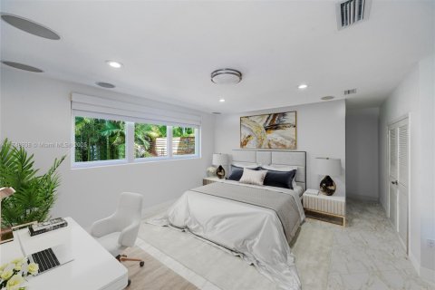 House in Miami, Florida 4 bedrooms, 329.15 sq.m. № 1738788 - photo 9
