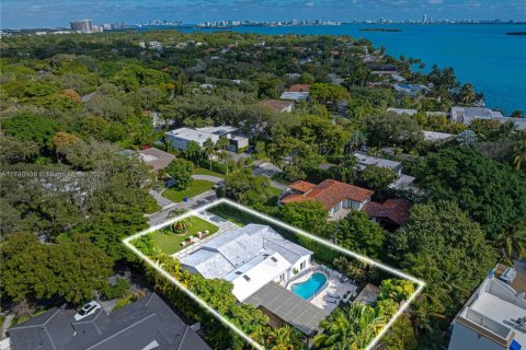 House in Miami, Florida 4 bedrooms, 329.15 sq.m. № 1738788 - photo 29