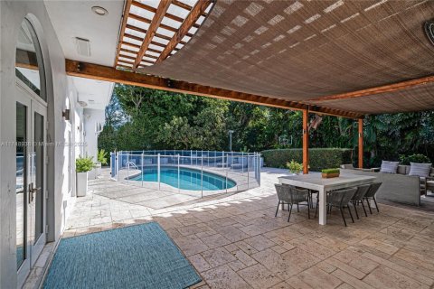 House in Miami, Florida 4 bedrooms, 329.15 sq.m. № 1738788 - photo 15