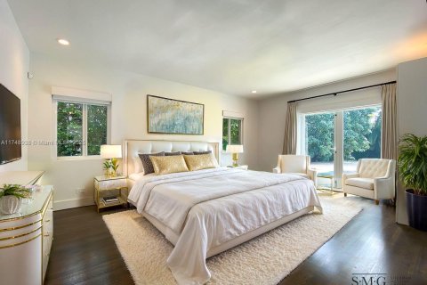 House in Miami, Florida 4 bedrooms, 329.15 sq.m. № 1738788 - photo 6