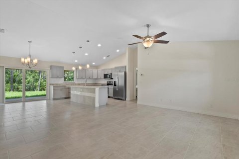 Villa ou maison à vendre à North Port, Floride: 3 chambres, 133.5 m2 № 1805743 - photo 15