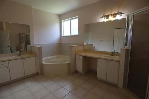 House in Homestead, Florida 4 bedrooms, 216.09 sq.m. № 2253513 - photo 13