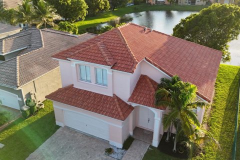 House in Homestead, Florida 4 bedrooms, 216.09 sq.m. № 2253513