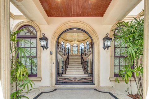 House in Lutz, Florida 6 bedrooms, 633.59 sq.m. № 2135985 - photo 12