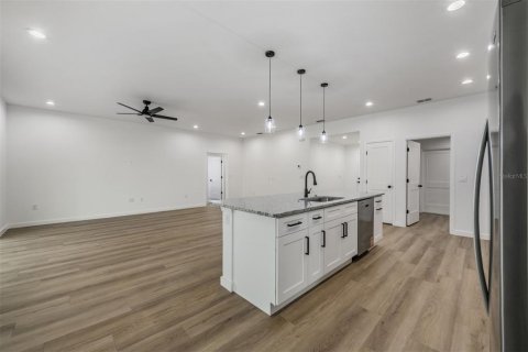 Villa ou maison à vendre à Dade City, Floride: 4 chambres, 208.84 m2 № 2143263 - photo 17