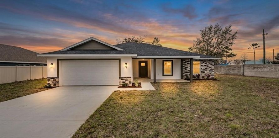 Villa ou maison à Dade City, Floride 4 chambres, 208.84 m2 № 2143263