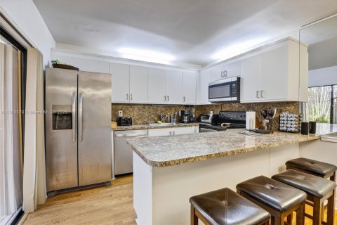 Townhouse in Plantation, Florida 2 bedrooms, 127.46 sq.m. № 1955185 - photo 15