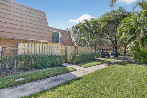 Townhouse in Plantation, Florida 2 bedrooms, 127.46 sq.m. № 1955185 - photo 9