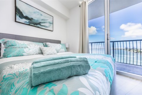 Condo in Miami, Florida, 2 bedrooms  № 1897861 - photo 15