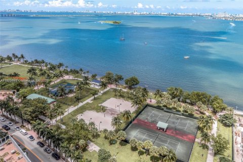 Condo in Miami, Florida, 2 bedrooms  № 1897861 - photo 18
