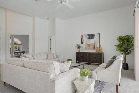 Купить виллу или дом в Даннеллон, Флорида 12 комнат, 226.96м2, № 2216071 - фото 10