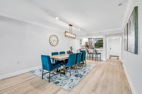 Condominio en West Palm Beach, Florida, 2 dormitorios № 2173526