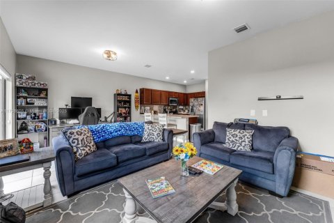 Adosado en venta en Homestead, Florida, 3 dormitorios, 153.29 m2 № 1959979 - foto 3