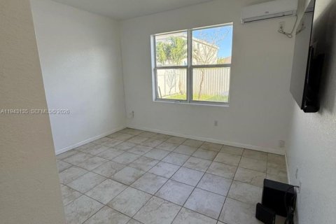 Commercial property in Homestead, Florida 1 bedroom, 92.9 sq.m. № 1999470 - photo 6