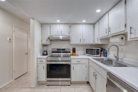 Condo in Ormond Beach, Florida, 2 bedrooms  № 2095266 - photo 14