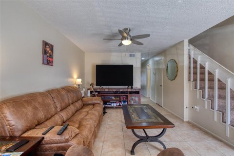 Condo in Ormond Beach, Florida, 2 bedrooms  № 2095266 - photo 10