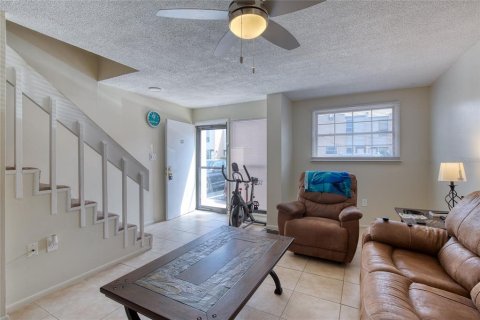 Condo in Ormond Beach, Florida, 2 bedrooms  № 2095266 - photo 8