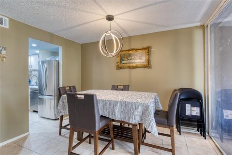 Condo in Ormond Beach, Florida, 2 bedrooms  № 2095266 - photo 17