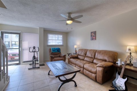 Condo in Ormond Beach, Florida, 2 bedrooms  № 2095266 - photo 7