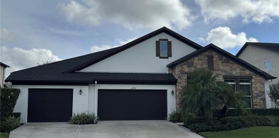 House in Bradenton, Florida 4 bedrooms, 305.56 sq.m. № 2430648