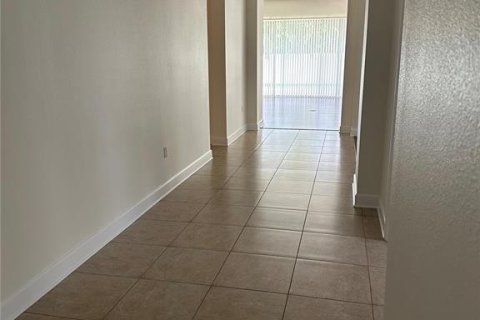 House in Bradenton, Florida 4 bedrooms, 305.56 sq.m. № 2430648 - photo 4