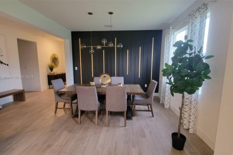 Casa en venta en Homestead, Florida, 4 dormitorios, 267.56 m2 № 1702544 - foto 2