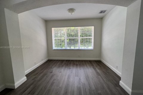 House in Weston, Florida 5 bedrooms, 319.77 sq.m. № 2008708 - photo 15