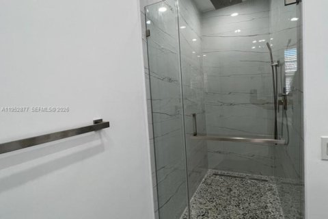 House in Weston, Florida 5 bedrooms, 319.77 sq.m. № 2008708 - photo 25