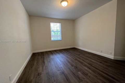 House in Weston, Florida 5 bedrooms, 319.77 sq.m. № 2008708 - photo 21