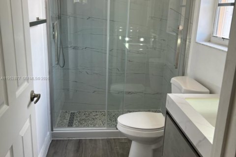 House in Weston, Florida 5 bedrooms, 319.77 sq.m. № 2008708 - photo 23