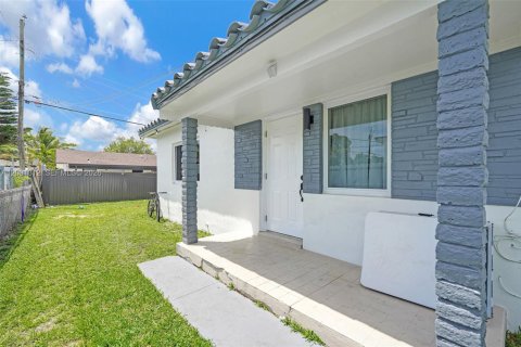 Купить коммерческую недвижимость в Майами, Флорида 150.5м2, № 2067808 - фото 11