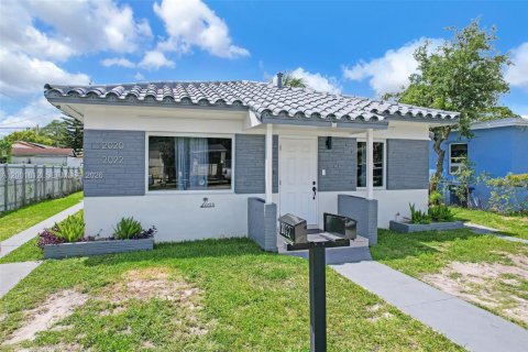 Купить коммерческую недвижимость в Майами, Флорида 150.5м2, № 2067808 - фото 3