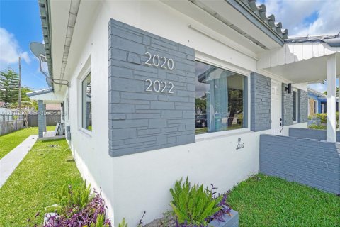 Купить коммерческую недвижимость в Майами, Флорида 150.5м2, № 2067808 - фото 10