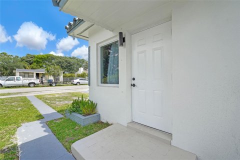 Купить коммерческую недвижимость в Майами, Флорида 150.5м2, № 2067808 - фото 20