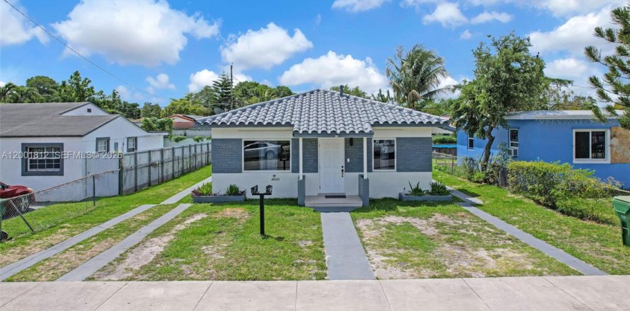 Коммерческая недвижимость в Майами, Флорида 150.5м2 № 2067808