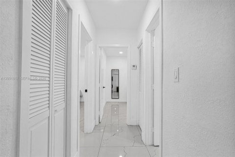 Купить коммерческую недвижимость в Майами, Флорида 150.5м2, № 2067808 - фото 30