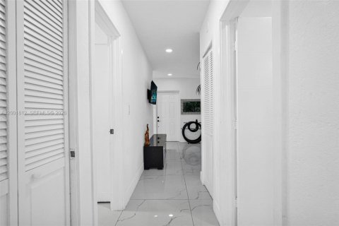 Купить коммерческую недвижимость в Майами, Флорида 150.5м2, № 2067808 - фото 29